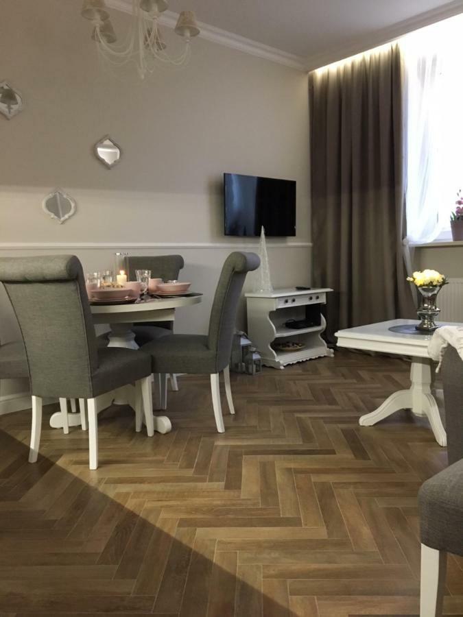 Family & Business Sauna Apartments Sienkiewicza No1 Centrum Plac Lliteratow- Piekny Apartament - 1 Bedroom With Private Sauna, Bath With Hydromassage, Parking Kielce Extérieur photo