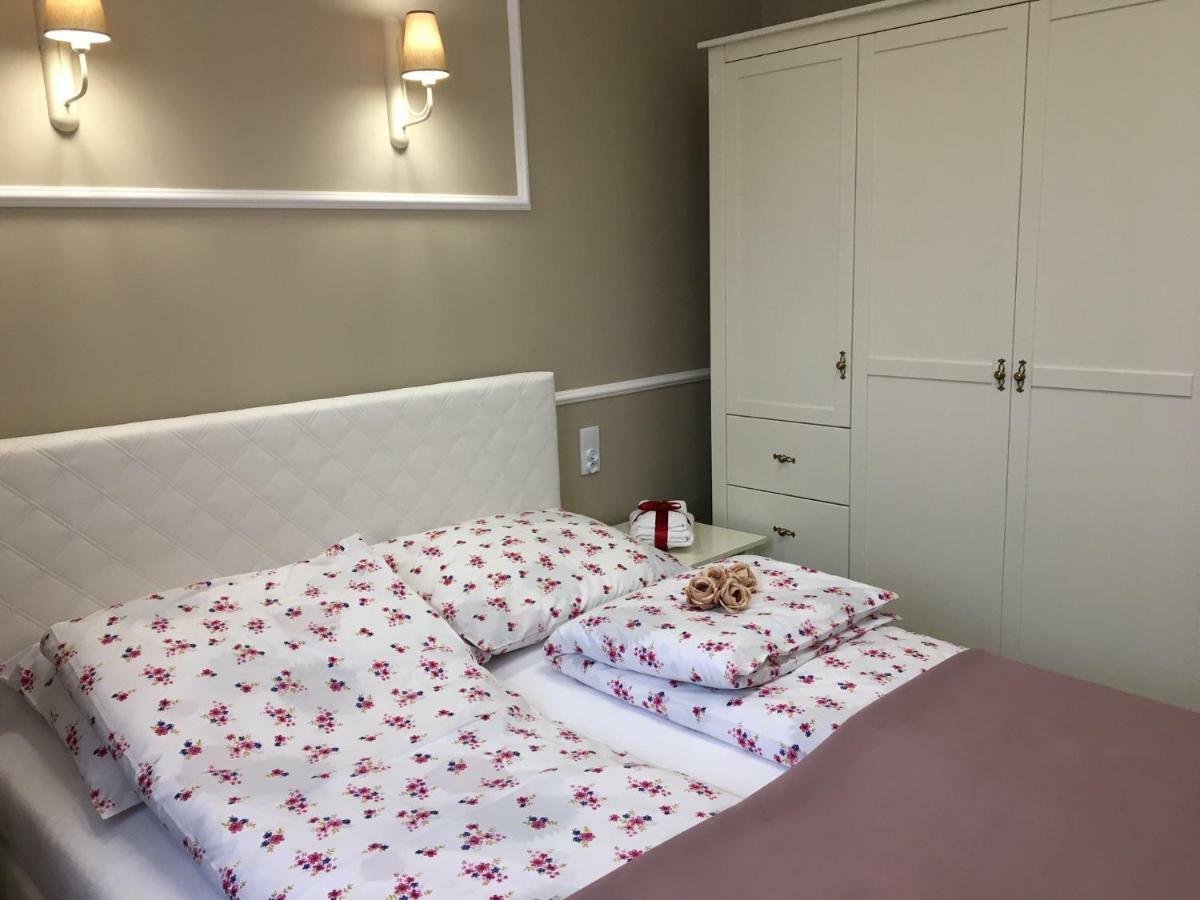 Family & Business Sauna Apartments Sienkiewicza No1 Centrum Plac Lliteratow- Piekny Apartament - 1 Bedroom With Private Sauna, Bath With Hydromassage, Parking Kielce Extérieur photo